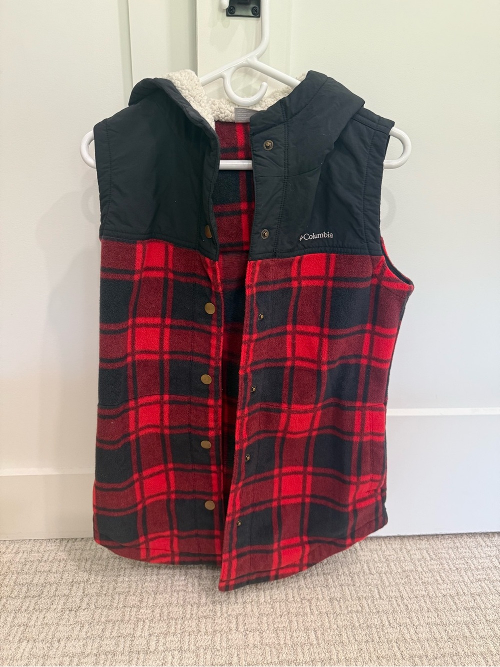 Columbia Red and black vest